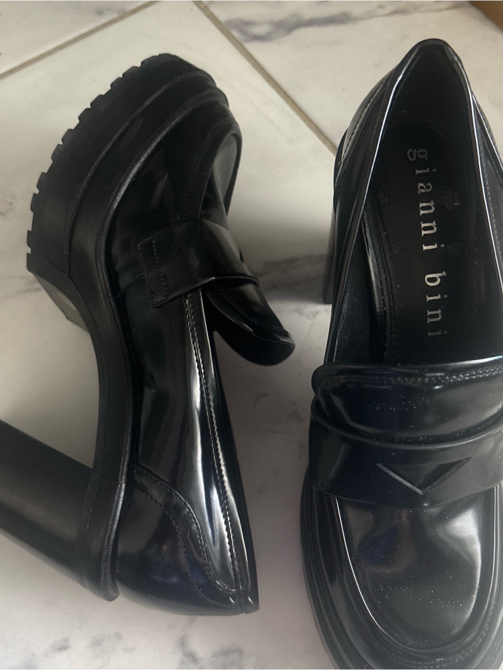 Gianni Bini preppy Black Patent Platform Loafers size 6